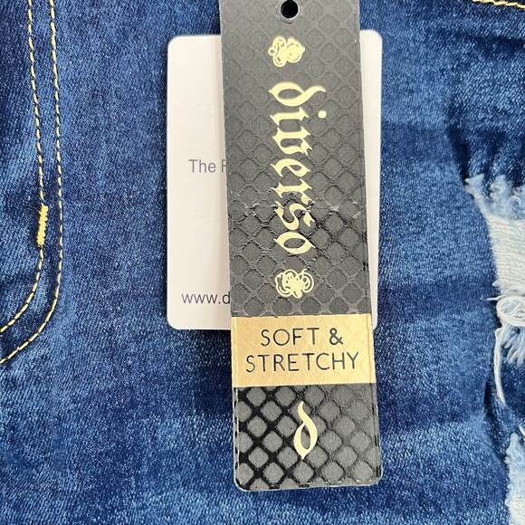 Diverso Women Bermuda Denim Shorts Size 14W Soft & Stretchy Distressed Blue NWT - Picture 4 of 14